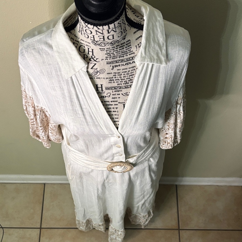 Solitaire White and Tan Maxi Dress